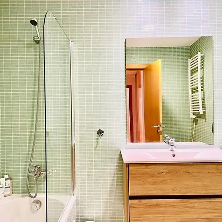 3 Bedroom With Rooftop Pool, Marina Village